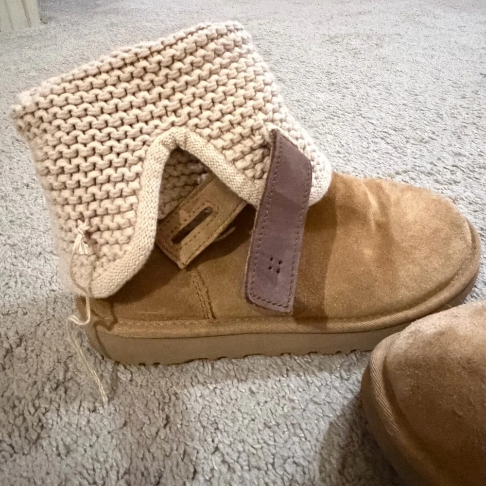 UGG Shaina Size 6 - Picture 3 of 16